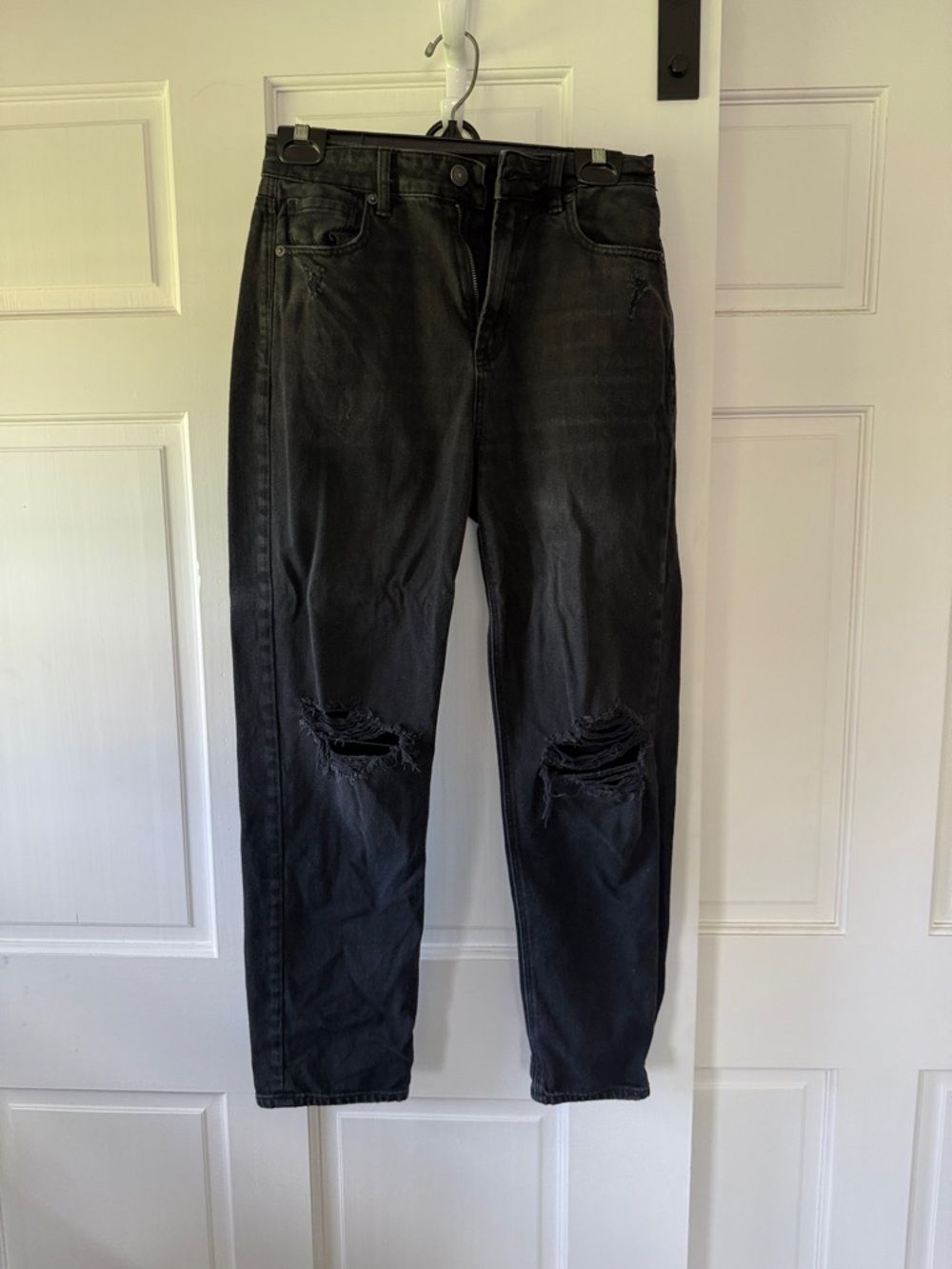 Women black ripped jeans